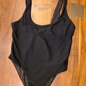 Acacia palm springs in black beauty